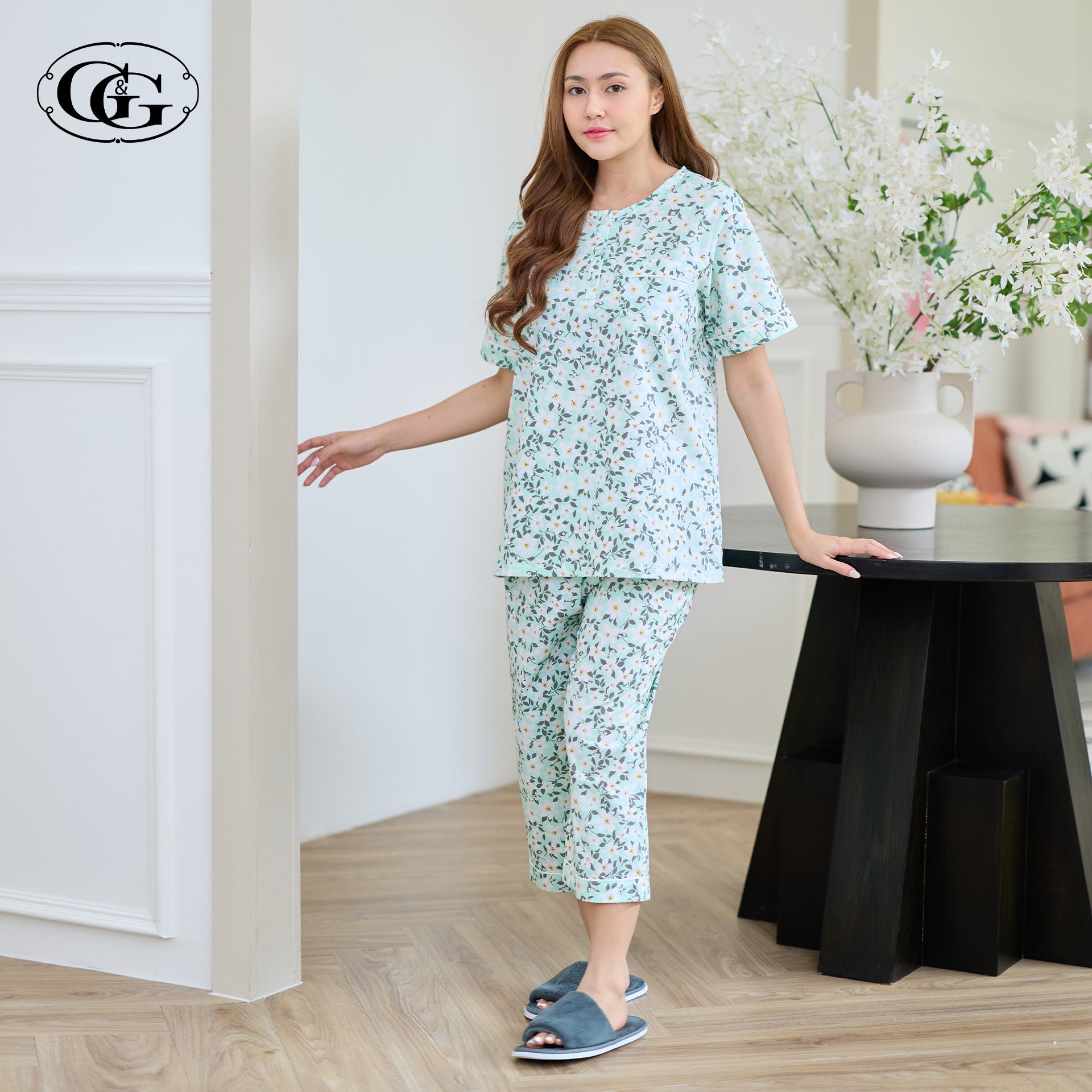 G&G - Pajama Set Short-Sleeve Crew Neck Shirt and Three-Quarter Pants Cotton Floral Print EN3C004 Green (GR) - OCC LIFE