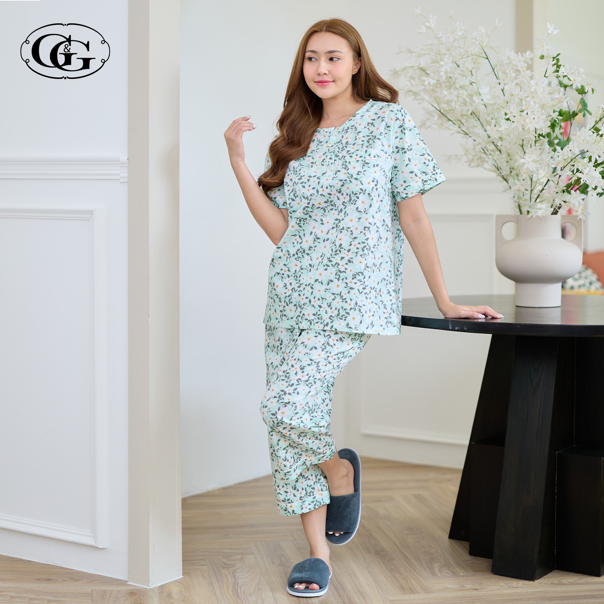 G&G - Pajama Set Short-Sleeve Crew Neck Shirt and Three-Quarter Pants Cotton Floral Print EN3C004 Green (GR) - OCC LIFE